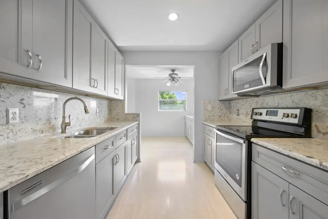 550 SW 137th Avenue #401L, Pembroke Pines, FL 33027 - Image #1