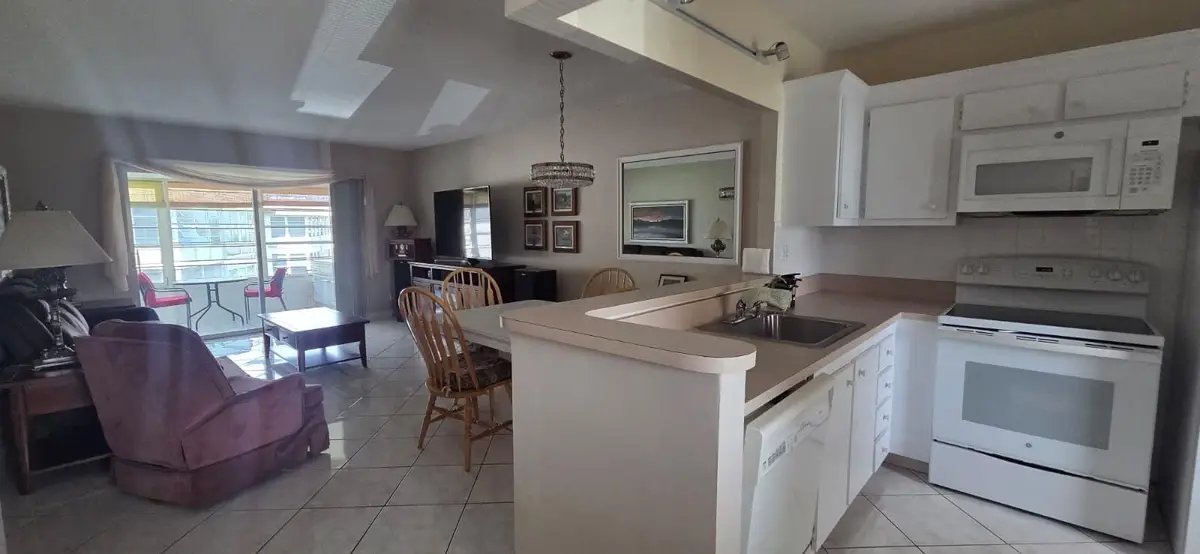 4801 NW 34th St #601, Lauderdale Lakes, FL 33319 - Image #1