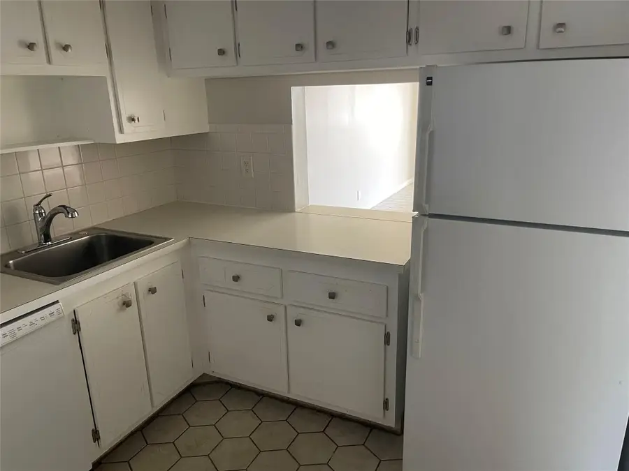 1005 Country Club Drive #205, Margate, FL 33063 - Image #2