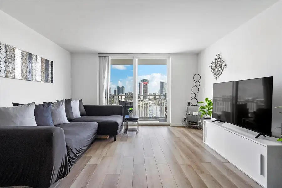 427 Golden Isles Dr #16H, Hallandale Beach, FL 33009 - Image #3