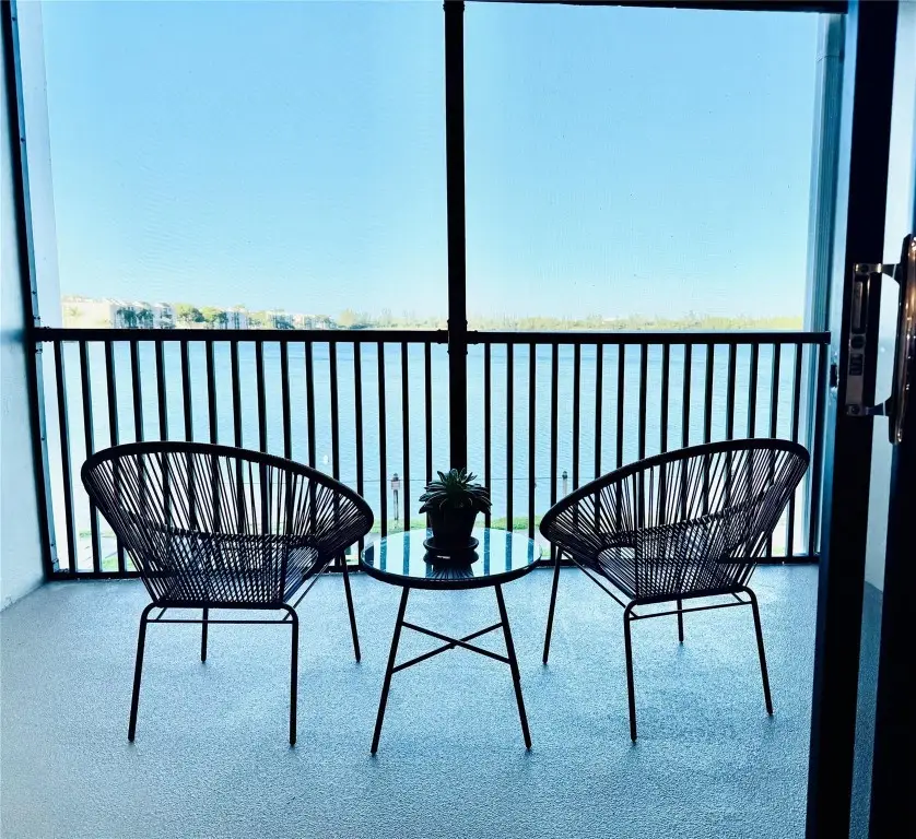 112 Lake Emerald #206, Oakland Park, FL 33309 - Image #2