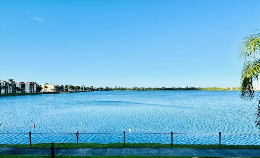 112 Lake Emerald #206, Oakland Park, FL 33309 - Image #3