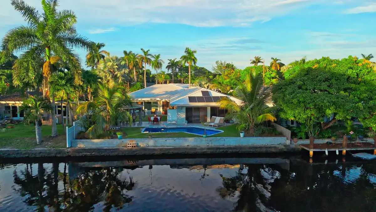 208 NE 30th St, Wilton Manors, FL 33334 - Image #1