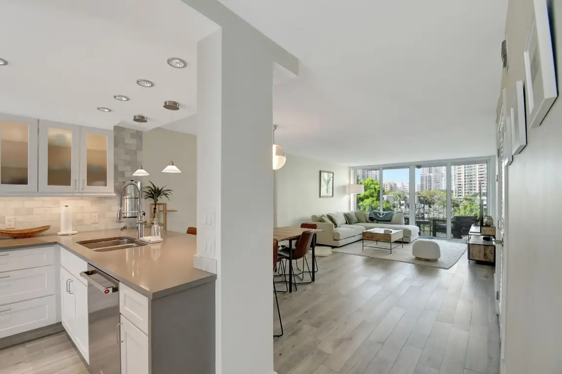 800 SE 4th Street #302, Fort Lauderdale, FL 33301 - Image #1