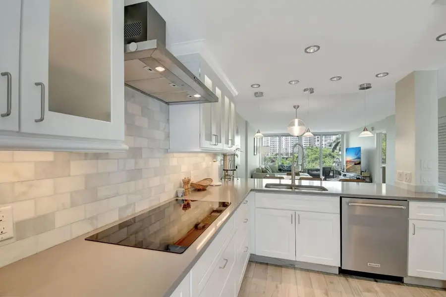 800 SE 4th Street #302, Fort Lauderdale, FL 33301 - Image #3