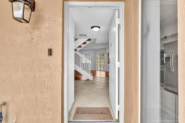 7903 NW 7th Ct, Plantation, FL 33324