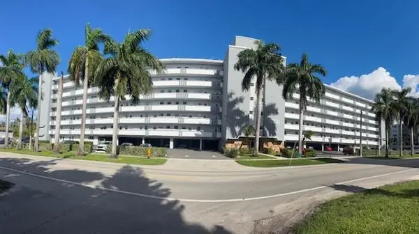 1000 NE 14 #410, Hallandale Beach, FL 33009
