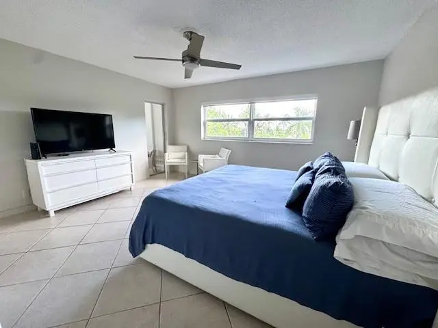 1000 NE 14 #410, Hallandale Beach, FL 33009 - Image #3