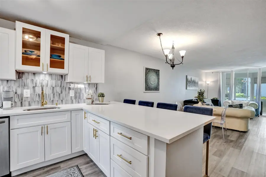 400 SE 10th St #117, Deerfield Beach, FL 33441 - Image #2