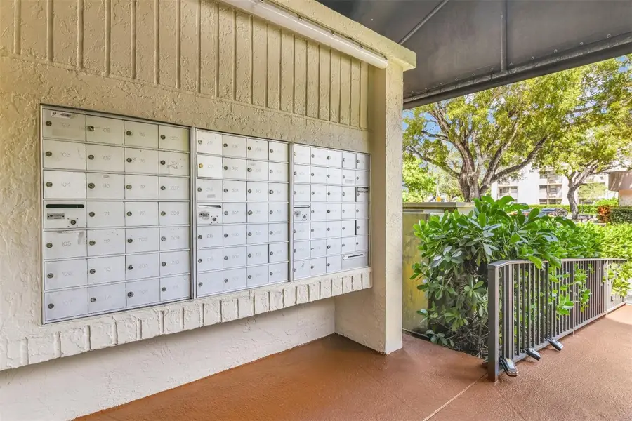 2701 Riverside Drive #305-B, Coral Springs, FL 33065 - Image #2