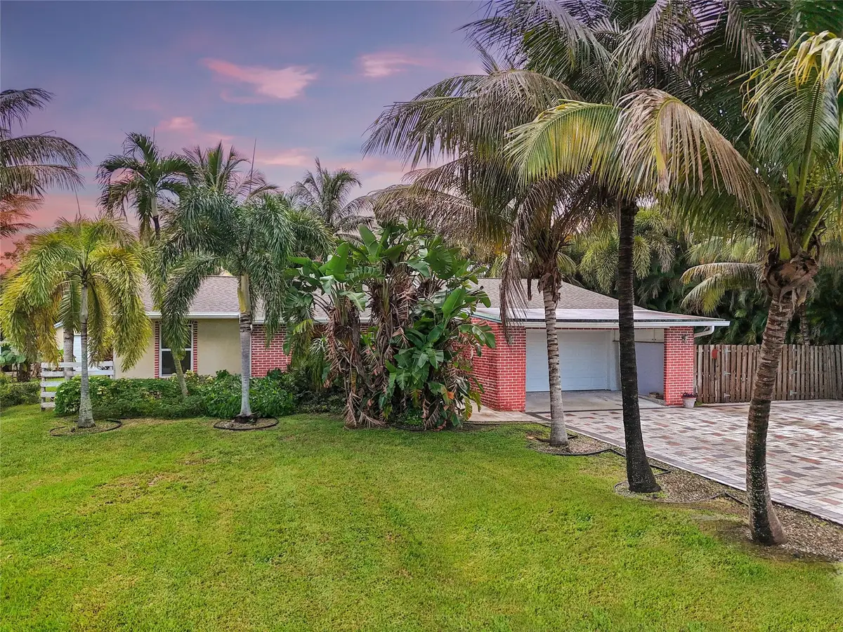 861 NW 116th Ave, Plantation, FL 33325 - Image #1