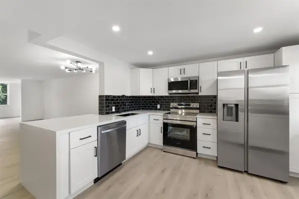 441 NE 195th St #302, Miami, FL 33179