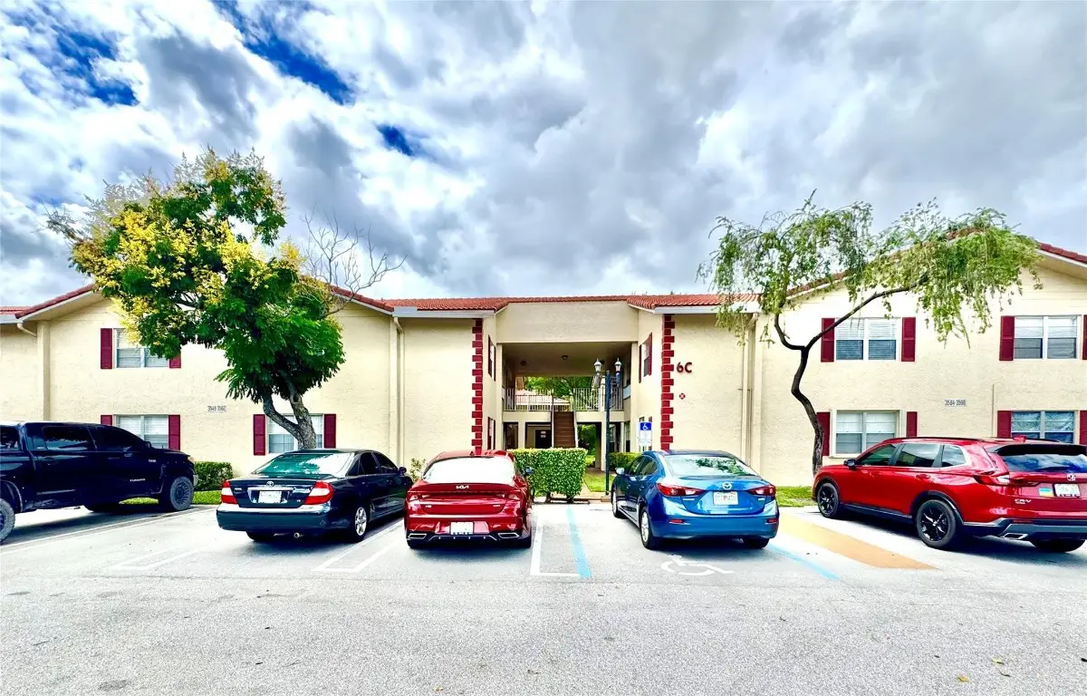 3590 N University Drive #V-6, Coral Springs, FL 33065 - Image #1