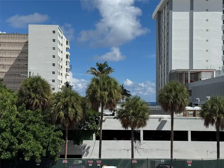 336 N Birch Rd #3E, Fort Lauderdale, FL 33304 - Image #3