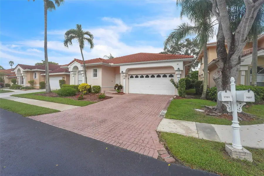 7701 Highlands Cir, Margate, FL 33063 - Image #3