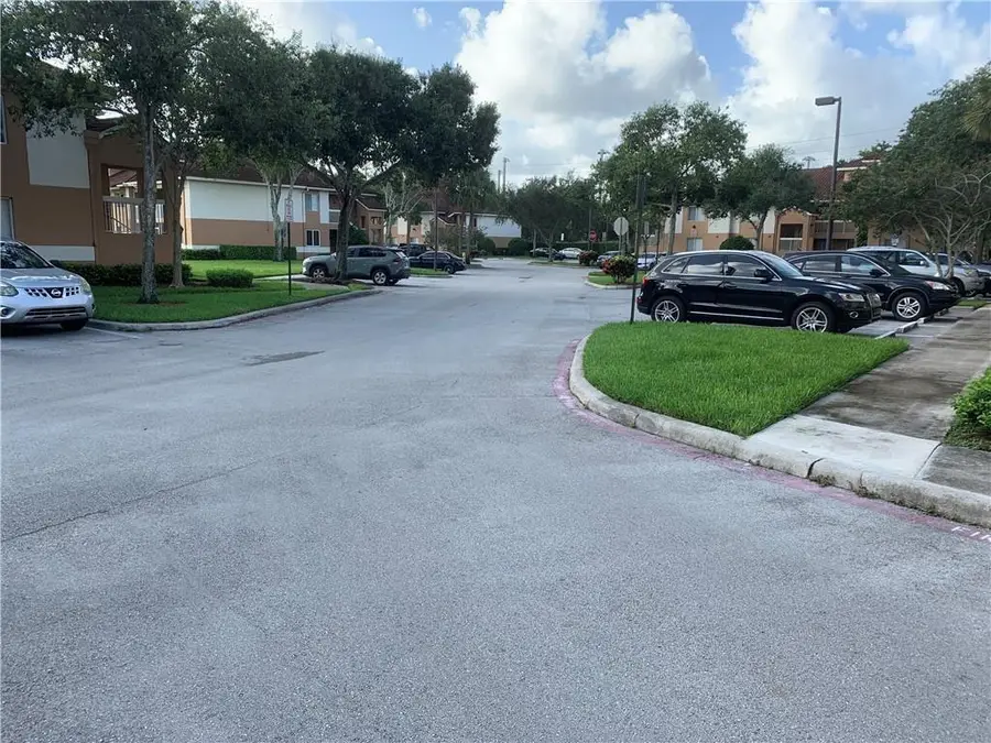 755 N 92nd Ave, Plantation, FL 33324 - Image #3