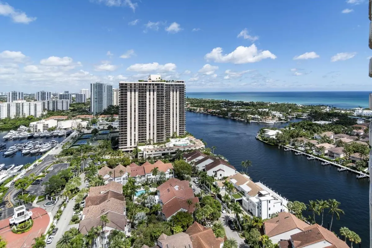 19355 Turnberry Way #24C, Miami, FL 33180 - Image #1