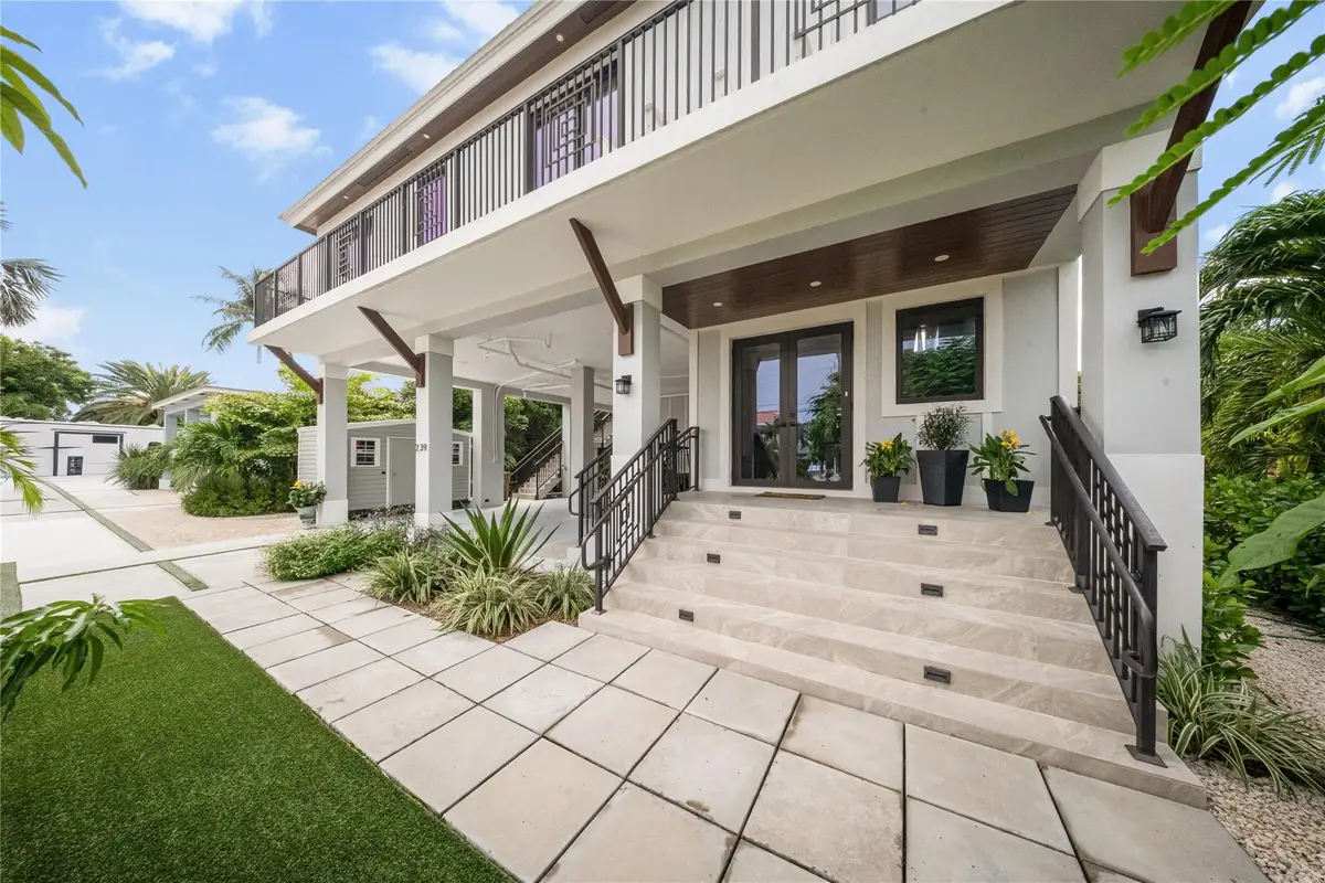 239 W Seaview Dr, Duck Key, FL 33050 - Image #1