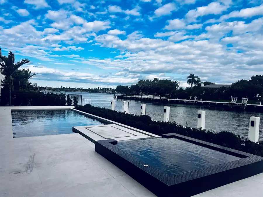 23 Isla Bahia Dr, Fort Lauderdale, FL 33316 - Image #2