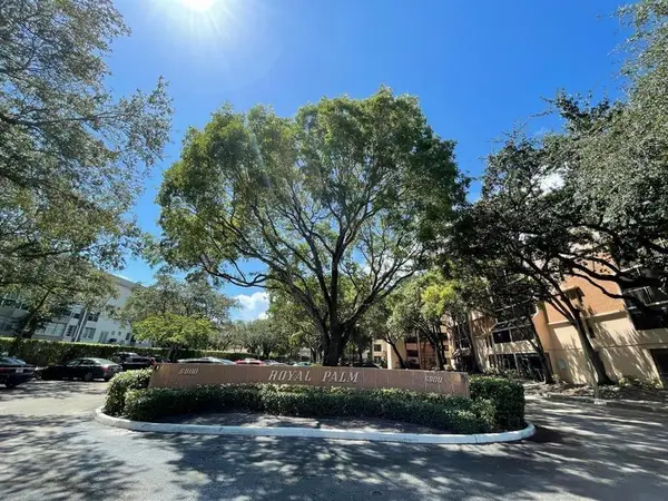 Address Withheld By Seller, Plantation, FL 33317