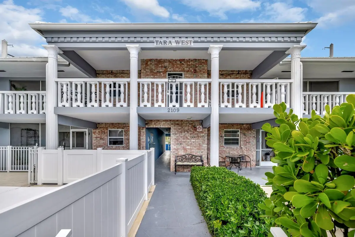 2109 NE 68th St #203, Fort Lauderdale, FL 33308 - Image #1