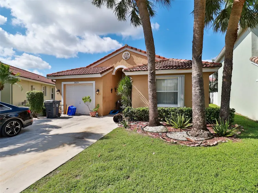 5619 Kingsmill Ct, Lake Worth, FL 33463 - Image #2
