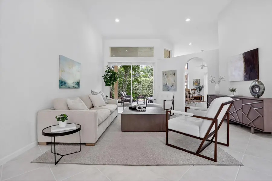 2807 Oakbrook Ln, Weston, FL 33332 - Image #3