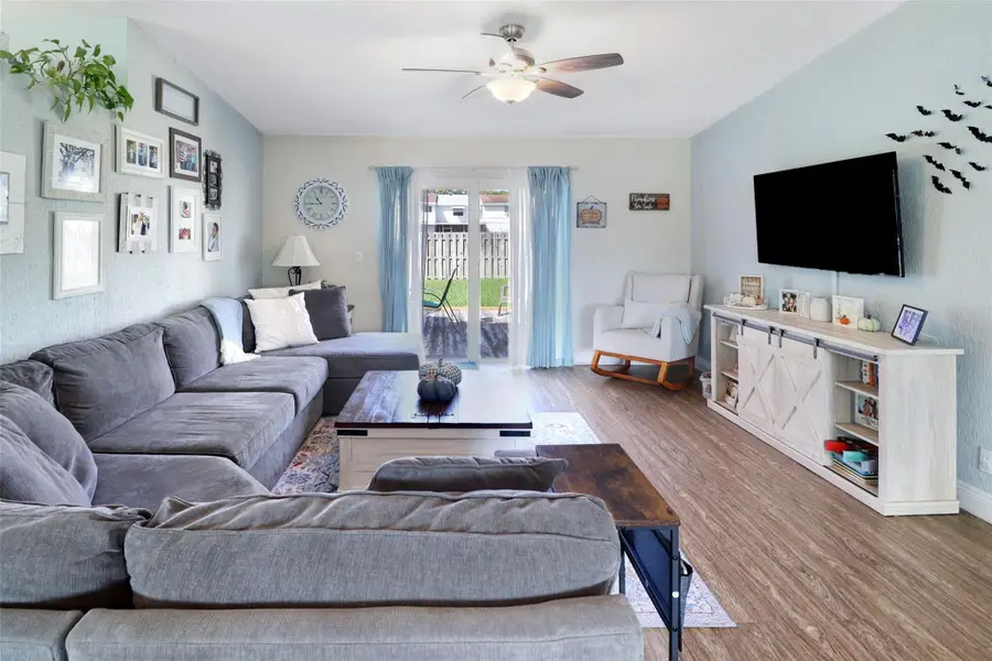 719 SW 79th Ave, North Lauderdale, FL 33068 - Image #3