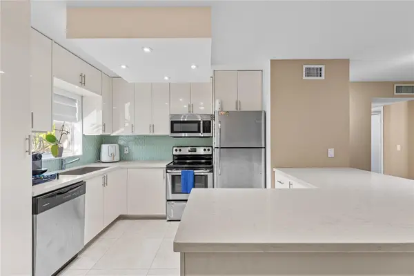 8511 Old Country Mnr #408, Davie, FL 33328