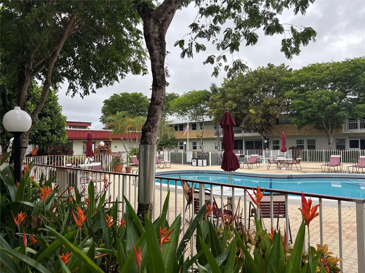 860 SE 6th Ave #303, Deerfield Beach, FL 33441 - Image #1