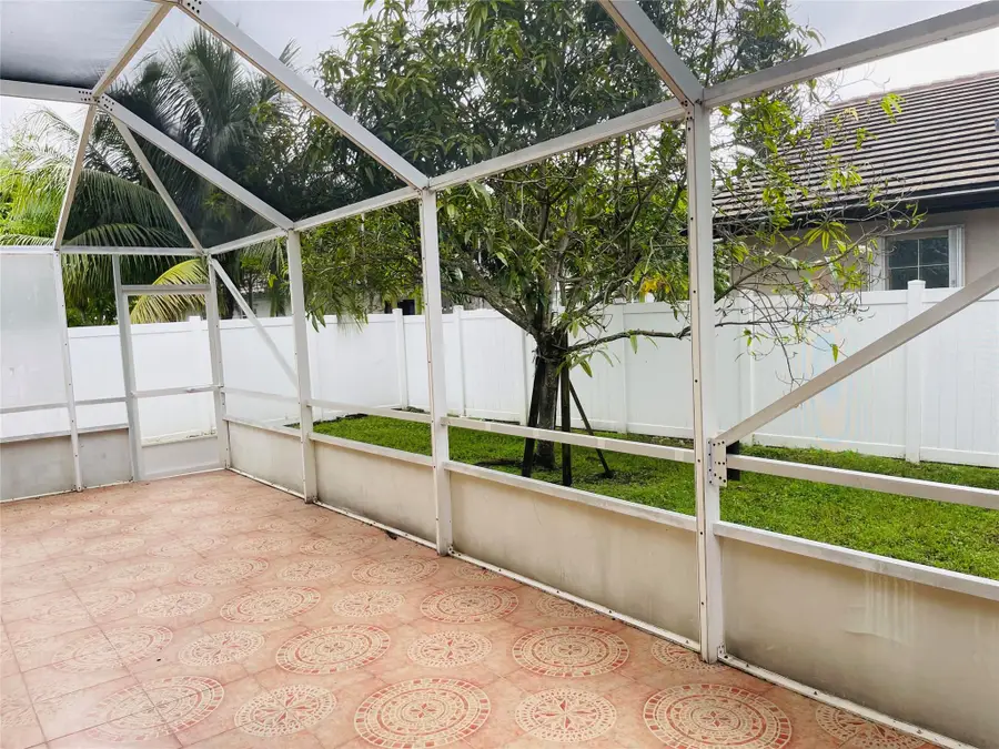 17682 SE 5, Pembroke Pines, FL 33029 - Image #2