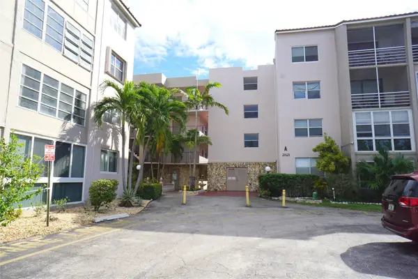 2821 Somerset Dr #203, Lauderdale Lakes, FL 33311