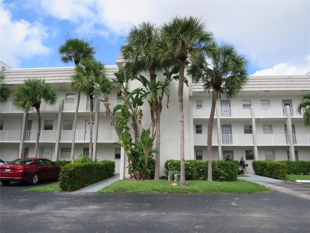 8460 Sunrise Lakes Boulevard #307, Sunrise, FL 33322 - Image #1