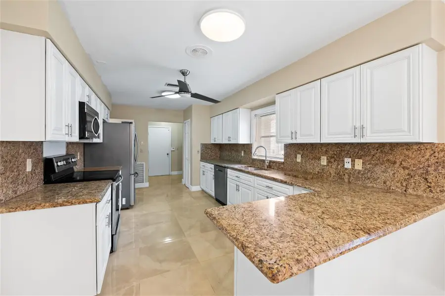 10911 Greentrail Dr, Boynton Beach, FL 33436 - Image #3