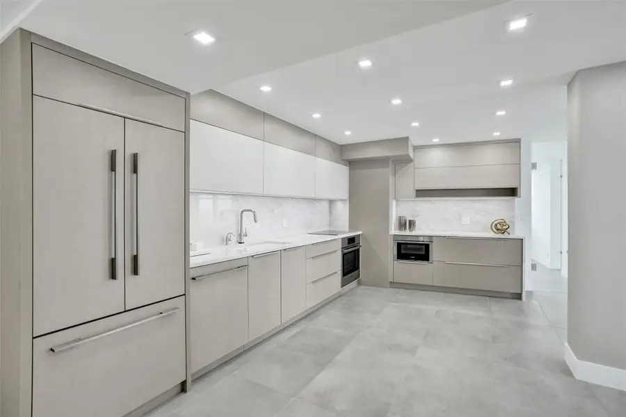 209 N Fort Lauderdale Beach Blvd #6B, Fort Lauderdale, FL 33304 - Image #2