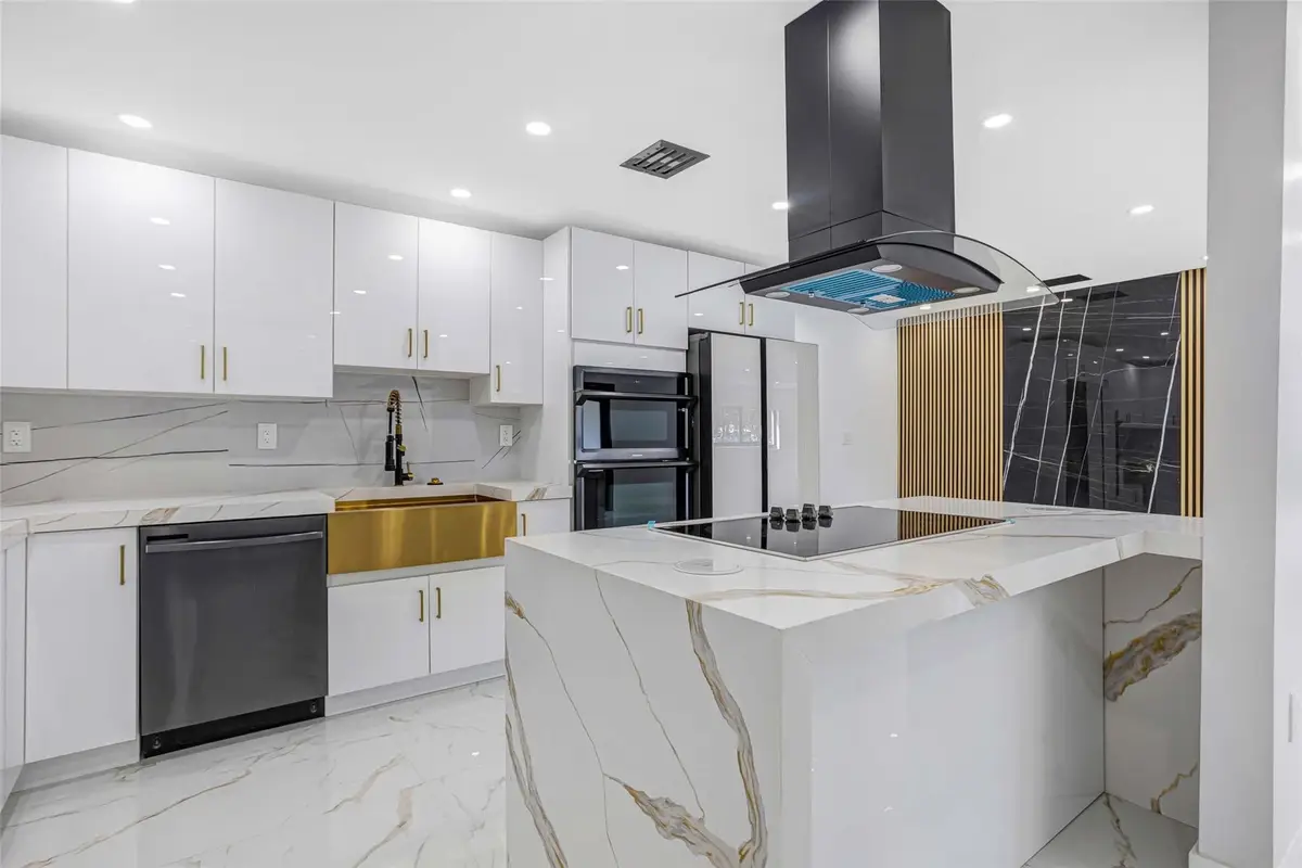 2633 Taft St, Hollywood, FL 33020 - Image #1