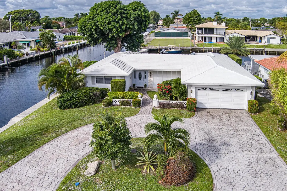 5601 Bayview Dr, Fort Lauderdale, FL 33308 - Image #1