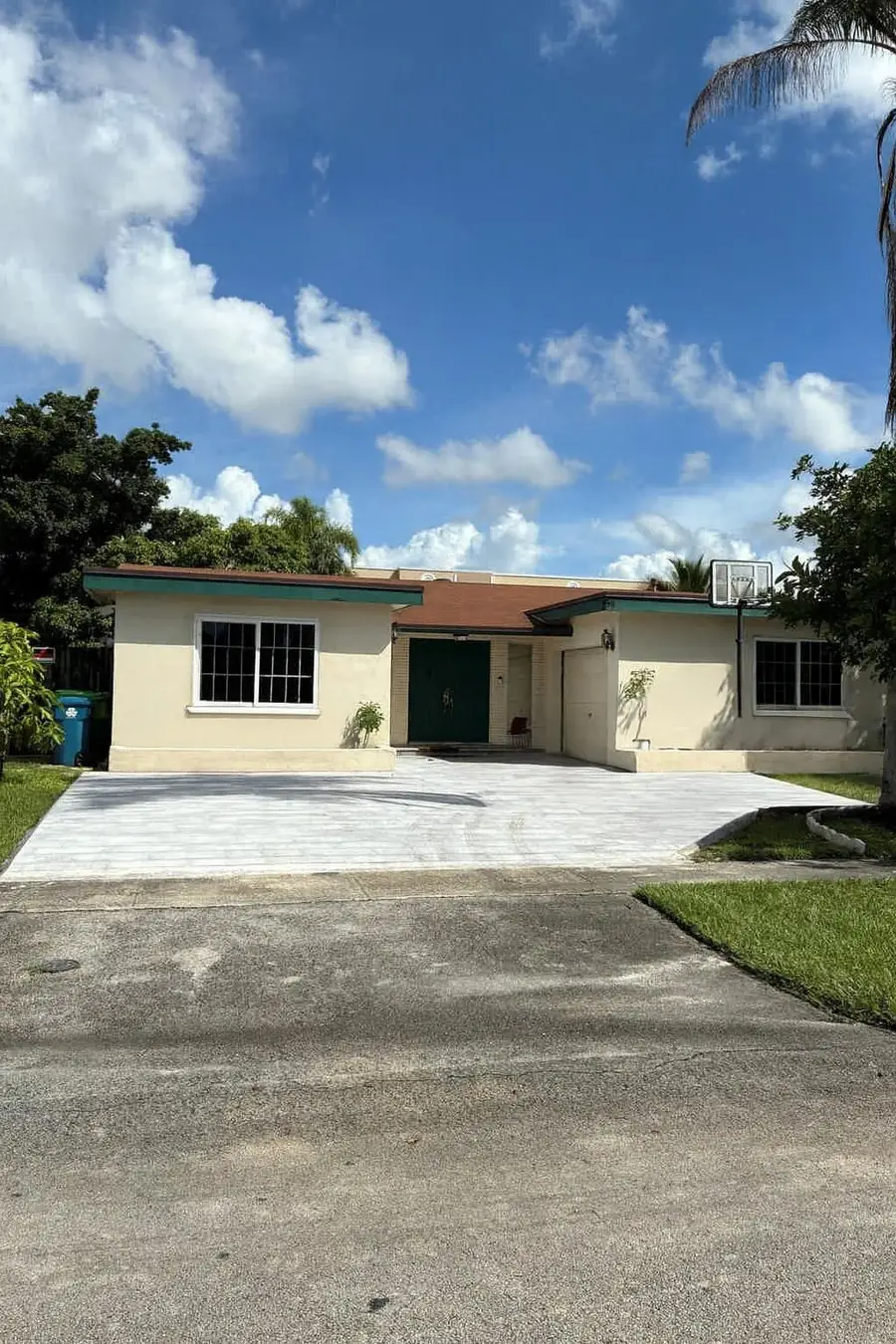 10331 NW 24th Ct, Sunrise, FL 33322 - Image #3