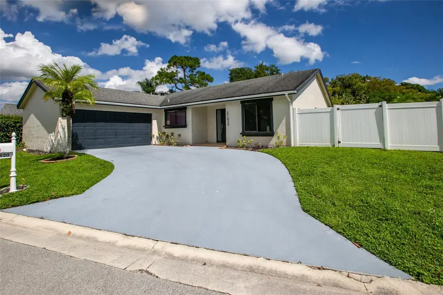 21620 Yellowstone Park Dr, Boca Raton, FL 33428 - Image #2