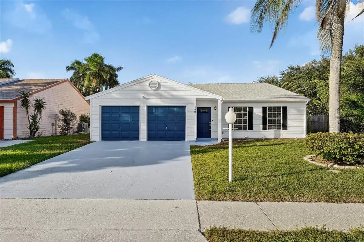 7867 Ridgewood Dr, Lake Worth, FL 33467 - Image #1