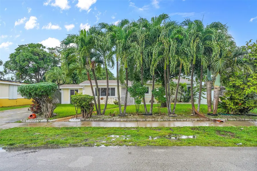 2011 NW 185th Ter, Miami Gardens, FL 33056 - Image #3