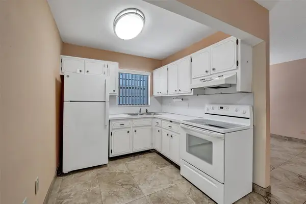 2010 Fillmore St #202, Hollywood, FL 33020