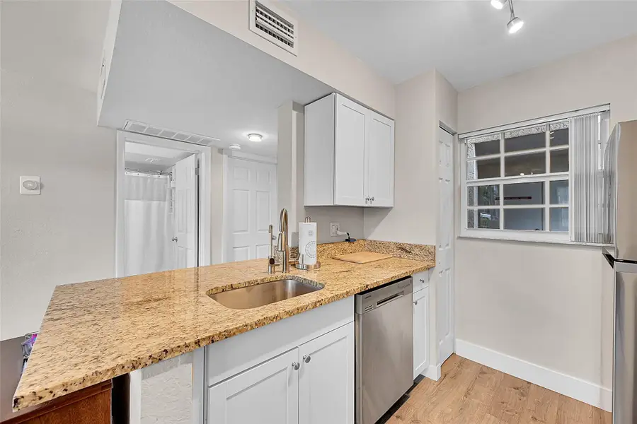 2841 N Oakland Forest Dr #106, Oakland Park, FL 33309 - Image #3