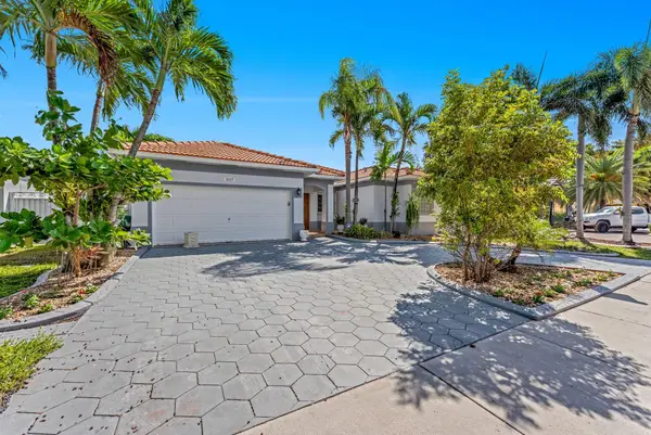 16757 NW 91st Ct, Miami Lakes, FL 33018