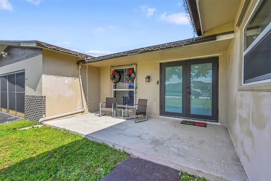 300 W Kathy Ln, Margate, FL 33068 - Image #2