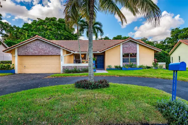 2484 NW 88th Ter, Coral Springs, FL 33065