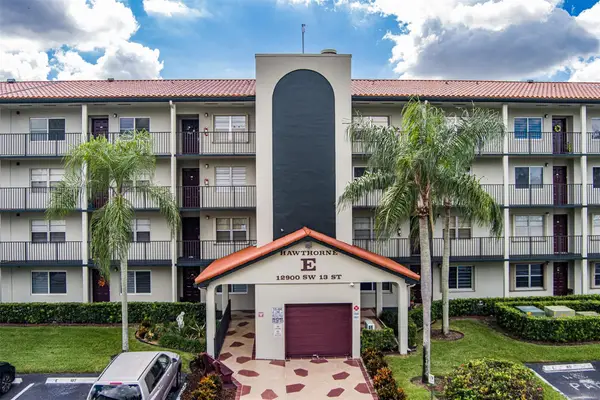 12900 SW 13th St #403E, Pembroke Pines, FL 33027