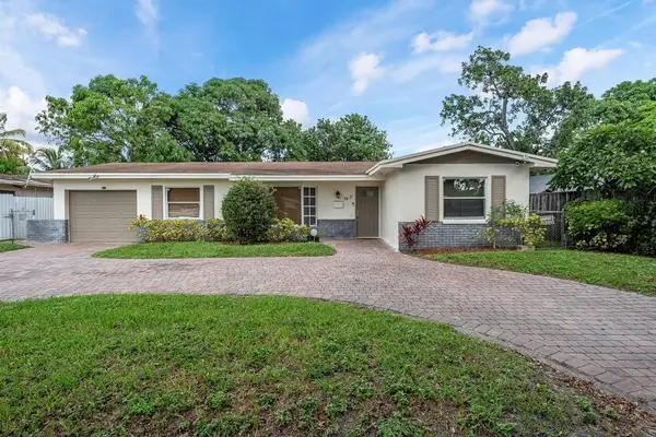 7431 Arthur St, Hollywood, FL 33024