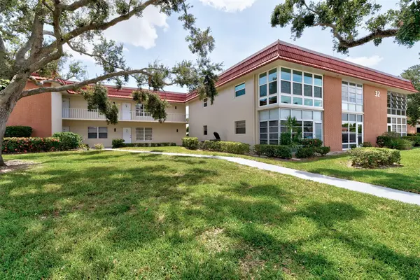 32 Pine Arbor Lane #205, Vero Beach, FL 32967