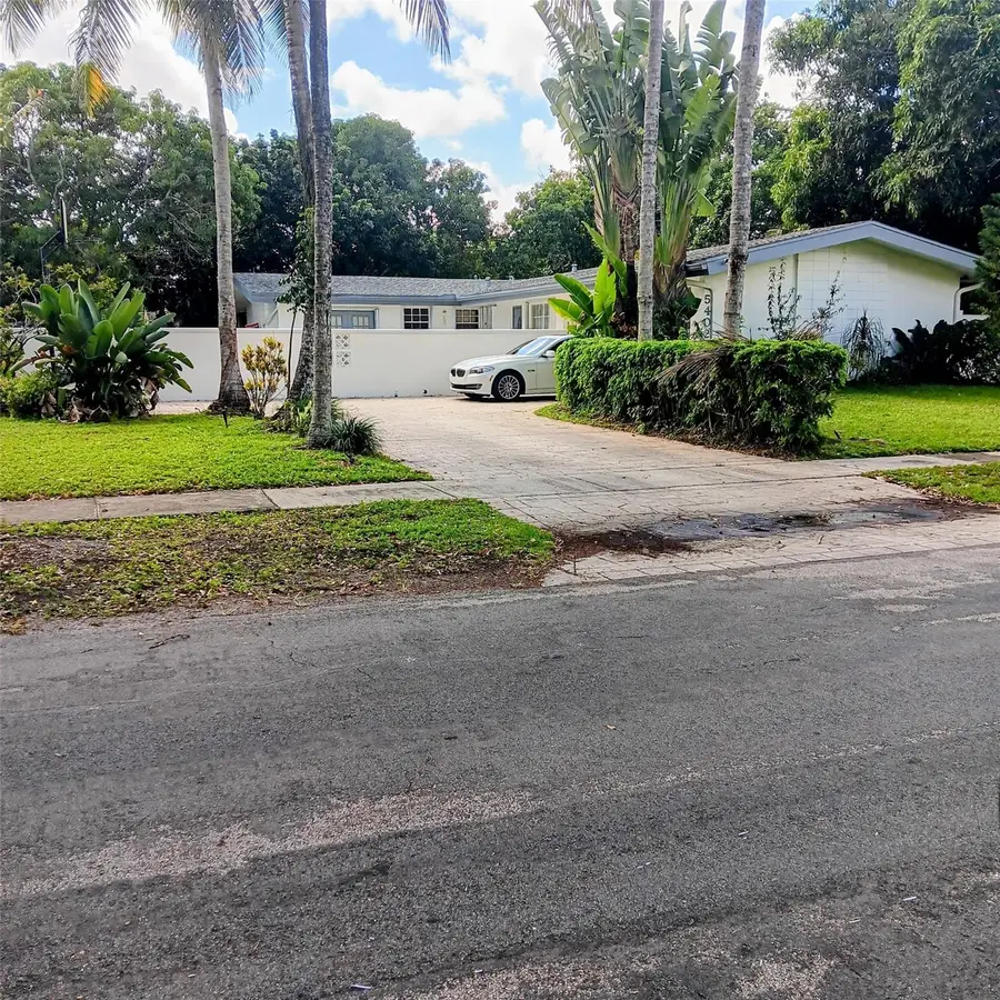 5402 SW 1st St, Plantation, FL 33317 - Image #2